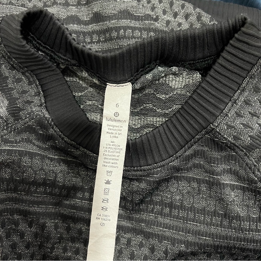 Lululemon Rest Less Pullover size 6 Black/ White (Third Release) Long Sleeve - Picture 13 of 13
